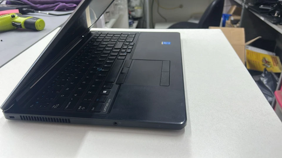 Dell Latitude E5550 15.6" Laptop - i3- 501U 5th Gen 8GB RAM 128GB SSD - W11 Pro - Image 4 of 4