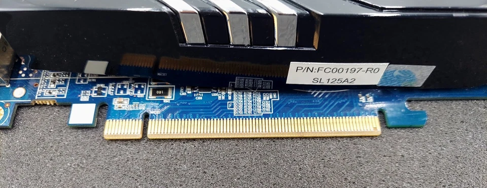 ATI Sapphire Radeon HD 5850 XTREME 1 GB GDDR5 HDMI/DVI/DP Foto 3 de 4