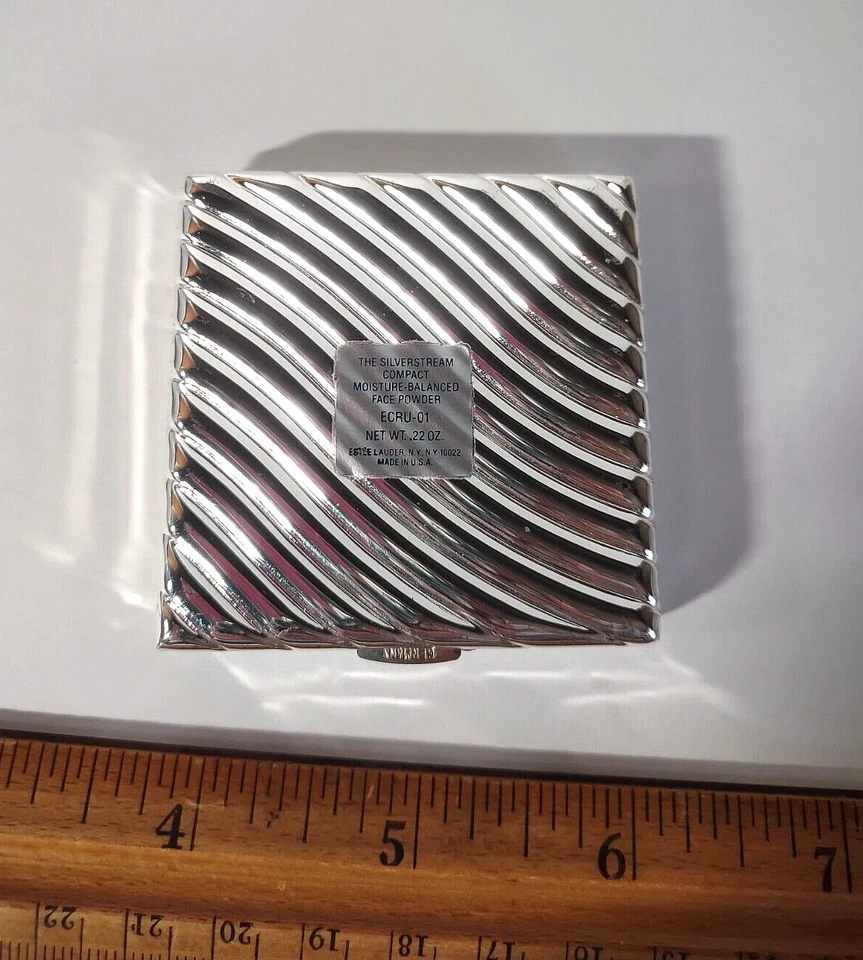 1980's Estee Lauder Silverstream Compact Moisture Balanced Face Powder *Unused - Image 4 of 4