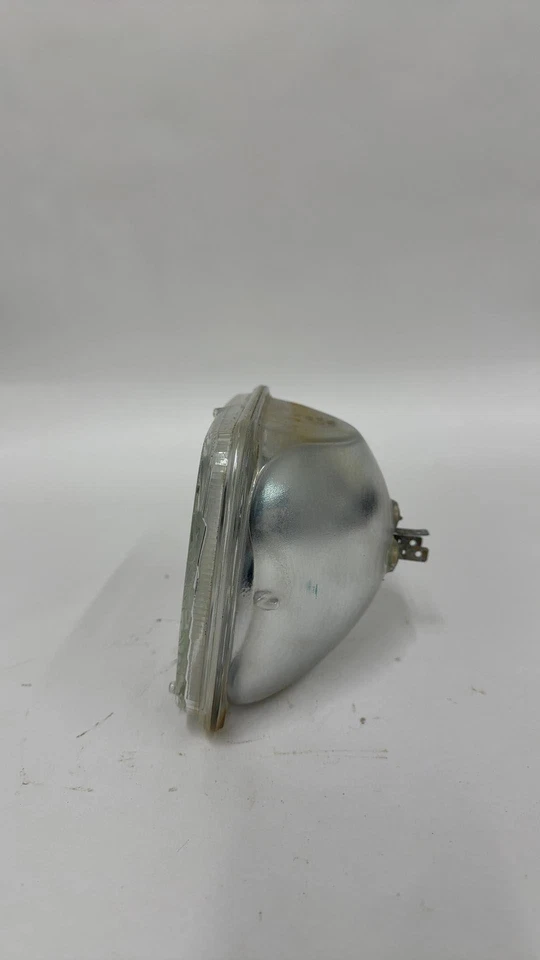 1979-87 Chevrolet 10 Pickup RH Headlight Assembly Single Lamps - Image 2 of 4