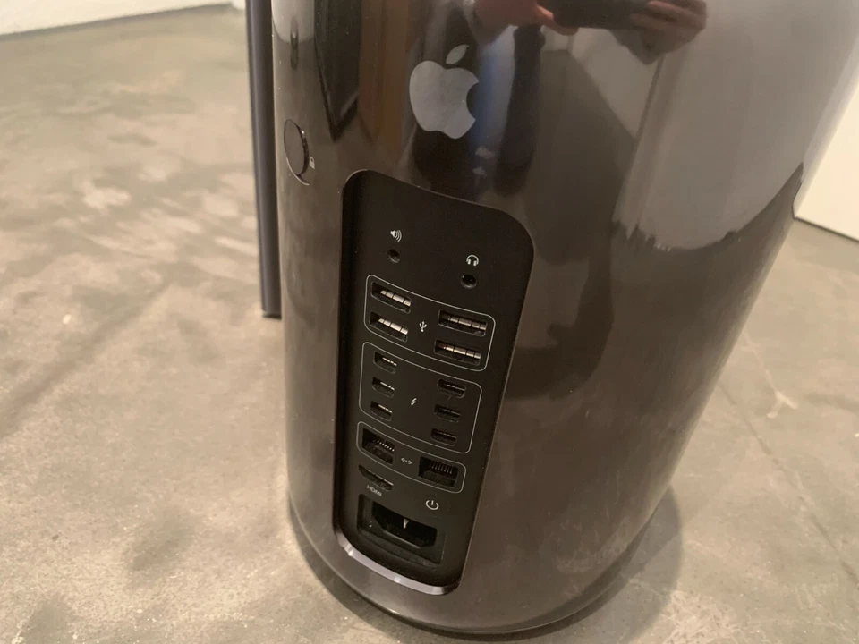 Apple Mac Pro Late 2013 Xeon E5 3,7Ghz 32GB RAM 256GB SSD 2x D300 FirePro - Bild 3 von 3