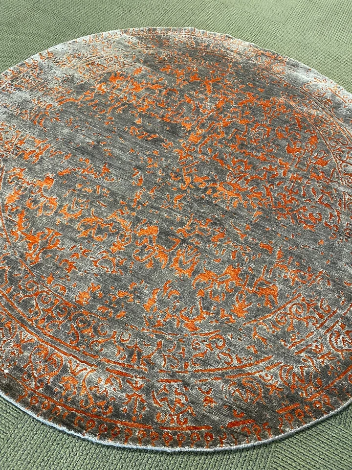 Hand Knotted Tibetan new Transitional rug Gray Rust round 6' circle Viscous Pile - Image 3 of 4