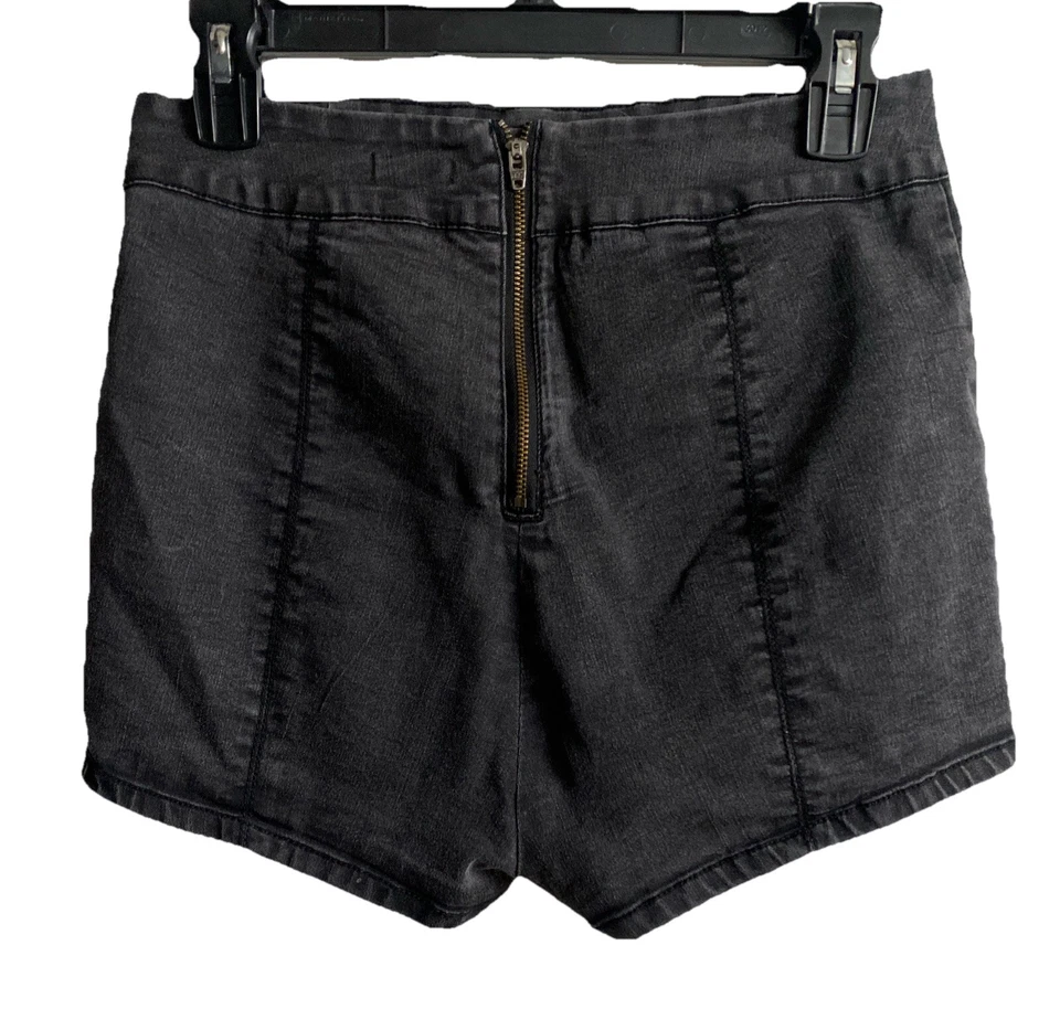 Kimchi Blue UO Rosie PIN UP SUPER HIGH RISE Washed Black Short Size 10 Stretch - Image 4 of 4