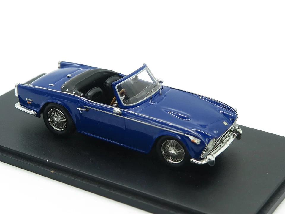 Triumph TR5 1968 -  1:43 SPARK S0515 - Immagine 4 di 4