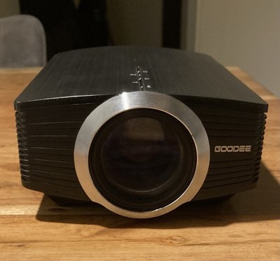 GOODEE Mini Beamer LED Projektor HDMI USB VGA Heimkino 1080p getestet