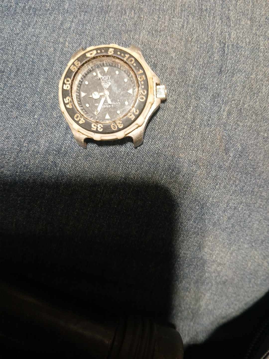 Roxy Watch - image 1