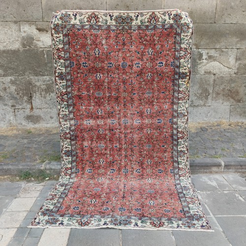Turkish  Vintage Area Rug 4.82 x 8.6 ft , Mudroom rug 5x9 Handmade 147 x 262 cm