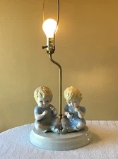 VTG 1975 Byron Molds Ceramic Children Lamp Twins Brother/Sister Babies, No Chips