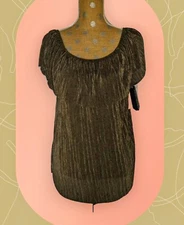 SIGNATURE STUDIO $40 Olive Green Top Short Sleeve 4 Ways to Wear Size Medium NWT