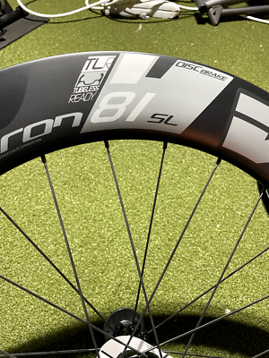 Vision Metron 81 carbon wheelset, Thru axle and QR, Disc