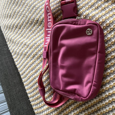lululemon Purple Synthetic Bumbag Belt Bag Waist Pouch Adjustable Strap Buckle