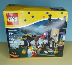 LEGO Trick or Treat 40122 Halloween Seasonal Set w/ Box & Instructions COMPLETE