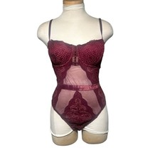 Body Victoria's Secret de Encaje Transparente en Borgoña Talla 36 C