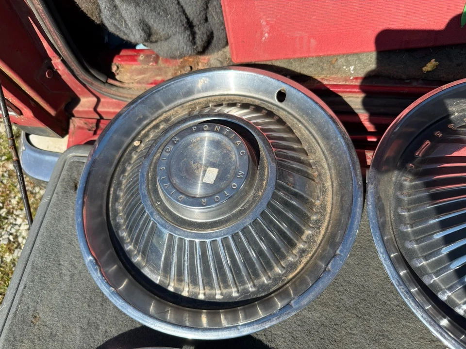 1964 Pontiac Catalina Bonneville 14"  Hubcaps Set Of 4 - Image 4 of 4