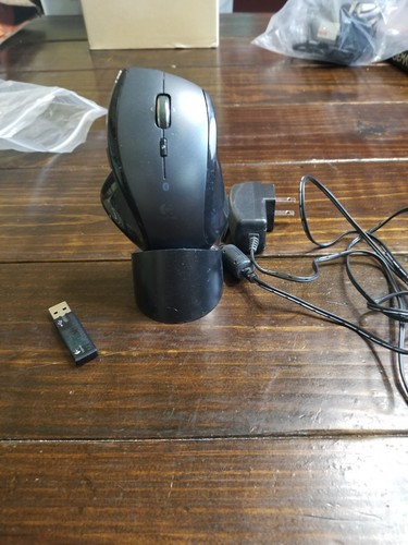 Logitech MX Revolution Rechargeable Wireless Mouse - M-RBQ124 w/base & receiver - 第 1/8 張圖片