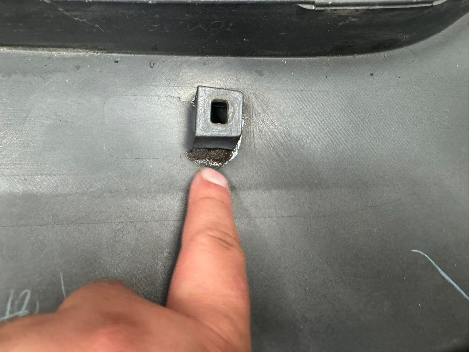 0305 TOYOTA 4RUNNER FRONT LEFT DRIVER FENDER FLARE MOLDING OEM BLACK