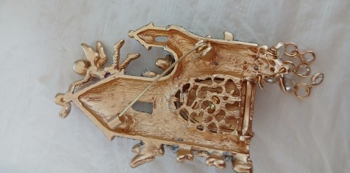 Fairy Castle With Opening Draw Bridge Kirks Folly Style Pin Brooch - Picture 3 of 4
