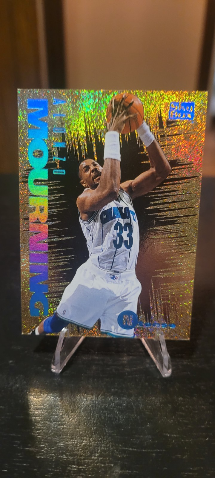 1994-95 Skybox Emotion Ntense Alonzo Mourning #6