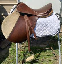 Used Courbette Classic 17 AP English saddle w...