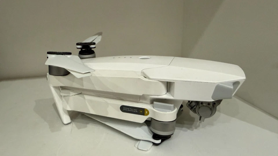Drone DJI Mavic Pro rare édition spéciale Alpine White avec valise REVENDEUR - Photo 4/4