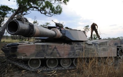 closeup blurred M1 Abrams vehicle military American tanks tank 11x17 Poster