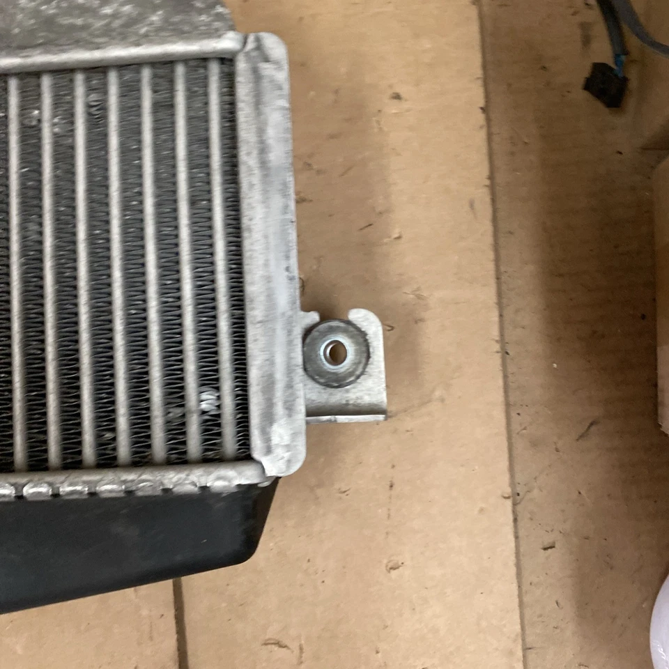 Интеркулер туристического седана 2020 2021 2022 2023 2024 Subaru Legacy 2.4 Xt - Изображение 4 из 4