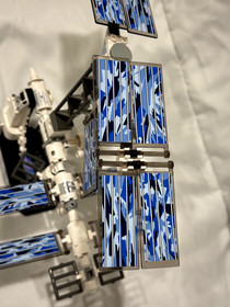 Lego 7467 Discovery International Space Station Complete w/Manual & Extra Book