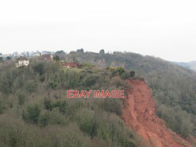 FOTO ODDICOMBE STRAND ERDRUTSCH MIT HALB GEFALLENEM HAUS HÄLFTE DES ROTEN ZIEGELHO