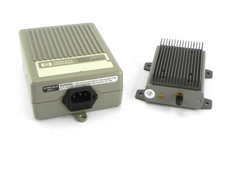 Amplificador de sistema de microondas Keysight 83050A, 2 GHz a 50 GHz con Keysight 87421A Foto 2 de 4