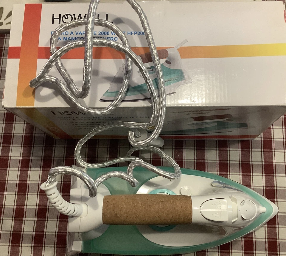 FERRO DA STIRO PROFESSIONALE A VAPORE 2000W HOWELL - Immagine 3 di 4