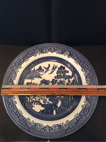 (2) CHURCHILL "BLUE WILLOW" FINE ENGLISH CHINA 101/4" DINNER PLATES - Picture 4 of 4