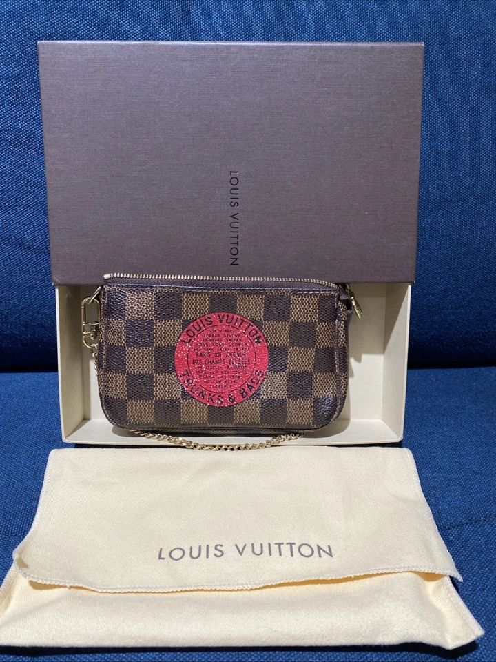 Louis Vuitton Trunks & Bags Mini Pochette Accessoires Damier Pouch. - Image 4 of 4