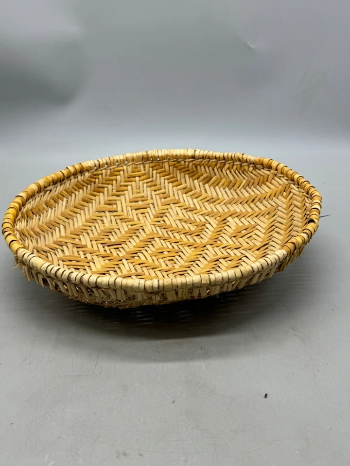 Bandeja de cesta redonda tejida a mano de ratán 12" X 3" usada LEER Foto 3 de 4