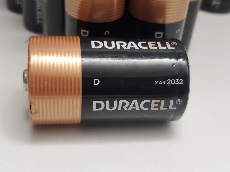 Lot of 18 Duracell C & D Alkaline Batteries Tested Good Exp 2032-2034 Bulk Loose - Image 4 of 4