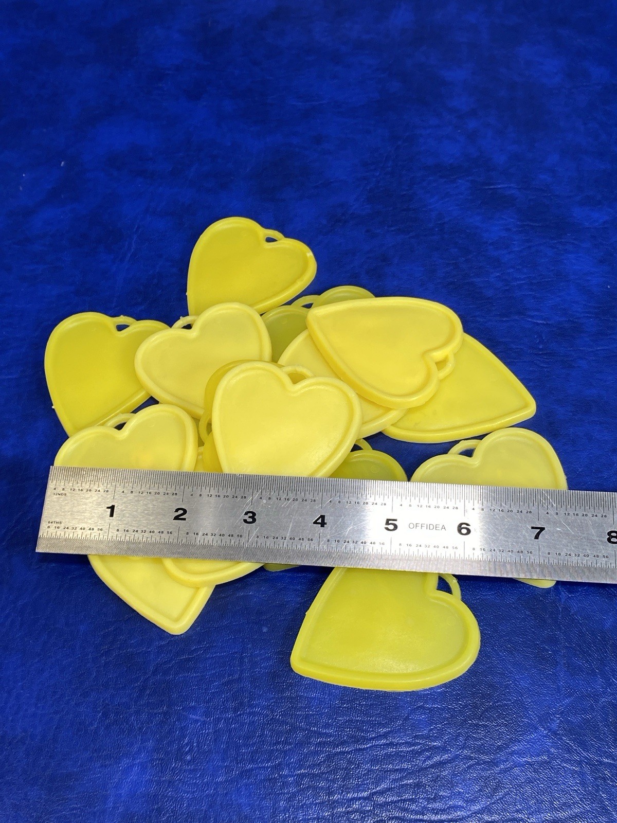Lot of 16 Vtg Yellow Plastic Heart Shape Balloon Weights by Premium Balloon