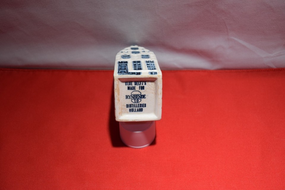 Rynbende Distilleries Liquor Bottle House KLM Airlines Delft Blue 10