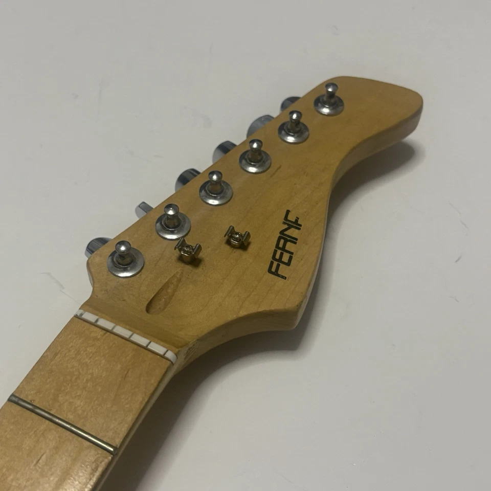 Boné de bordo vintage Fernandez Stratocaster pescoço anos 80 Strat carregado com afinadores/pinos - Imagem 4 de 4