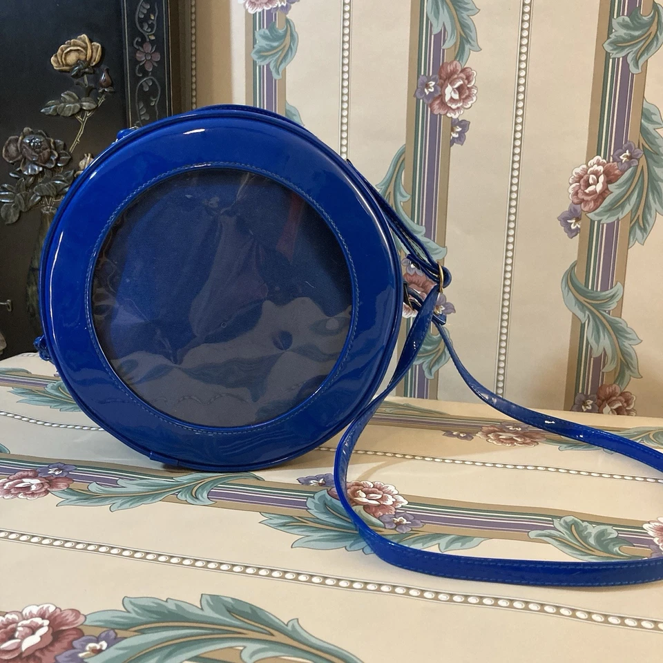 Bolso redondo vintage años 90 charol azul Foto 2 de 4