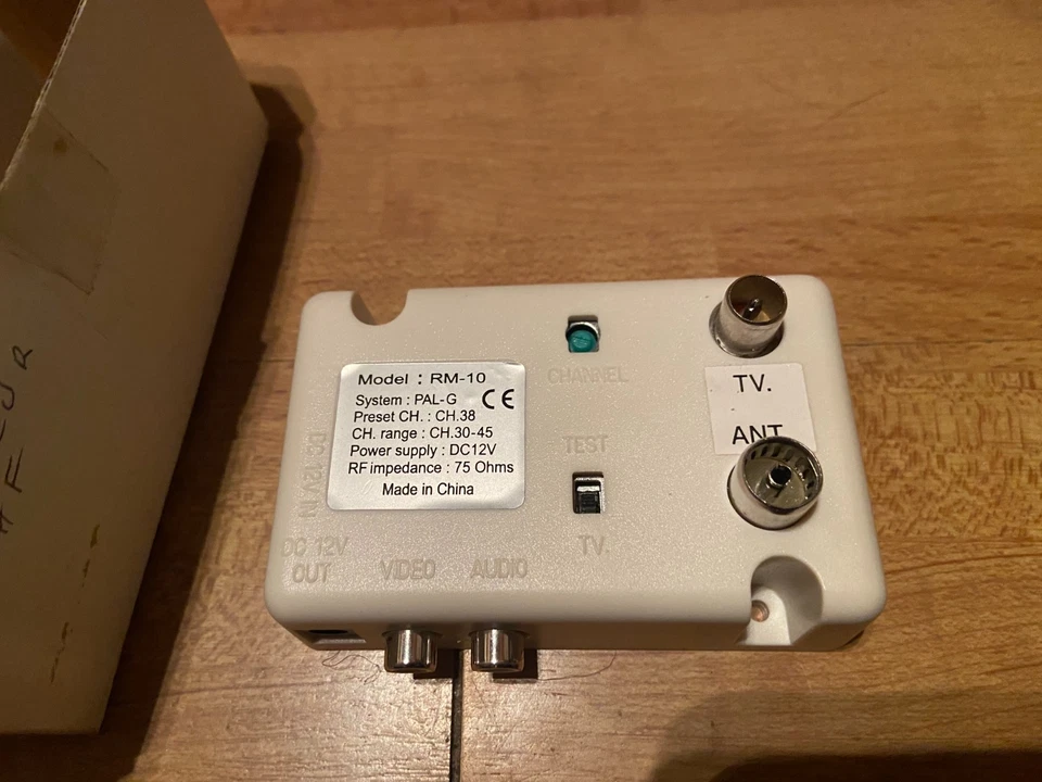 MODULATEUR TV UHF, POUR CONNECTER PLUSIEURS TÉLÉVISIONS SUR UNE ANTENNE - Photo 2/4