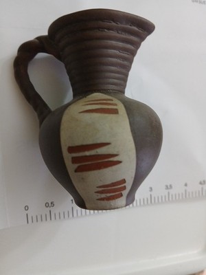 Jennifer Andrew's # Pueblo Pottery From Jemez Pueblo , Twisted Handle, Simple C