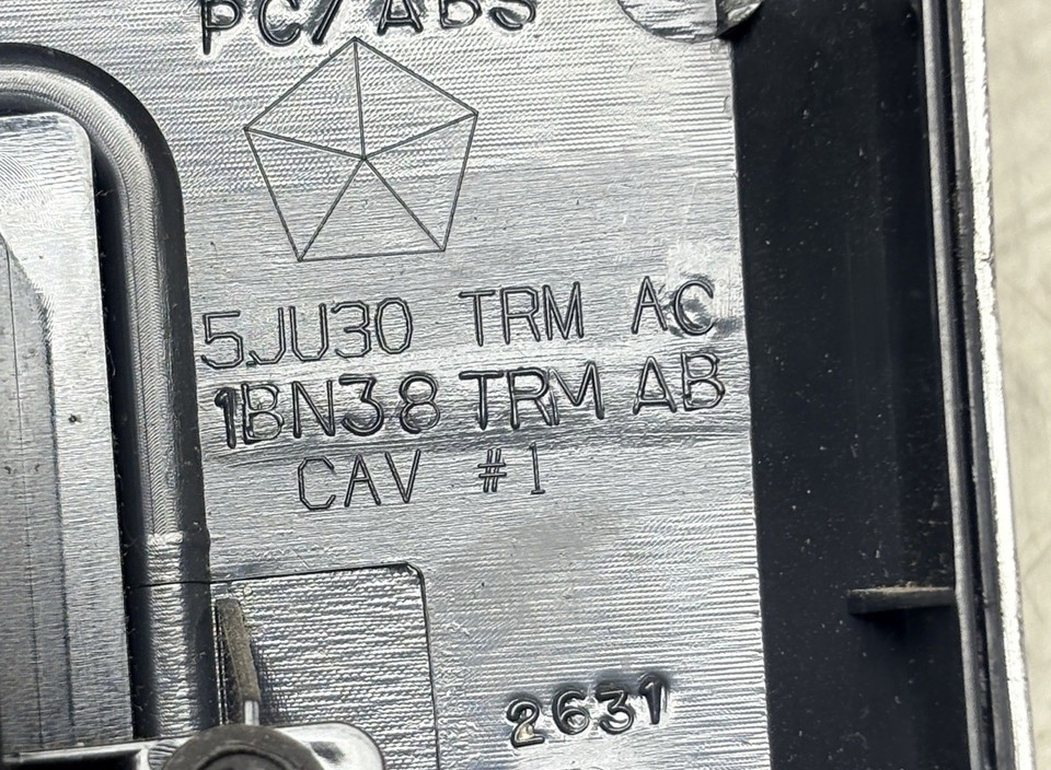 ***06-08 Dodge Ram 1500 Radio Dash Bezel Trim w/ Vents 5JU30TRMAC OEM ...