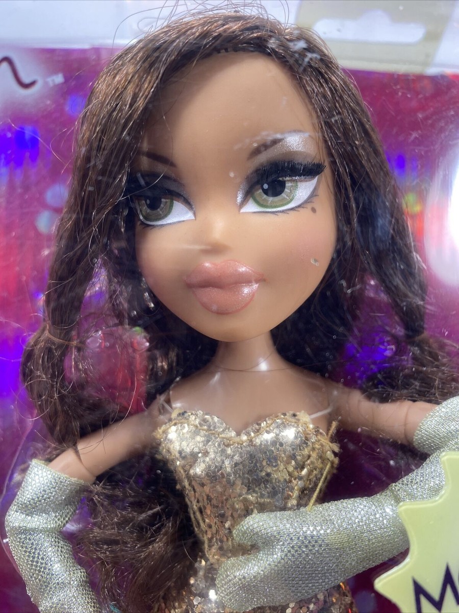 BRATZ DOLL ~ Yasmin ~ Real Working Camera ~ 14 Moveable Joints