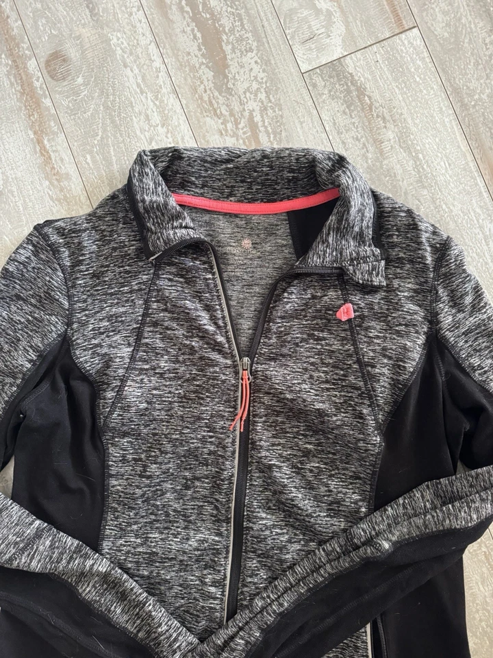 Chaqueta deportiva ligera para mujer Foto 3 de 4