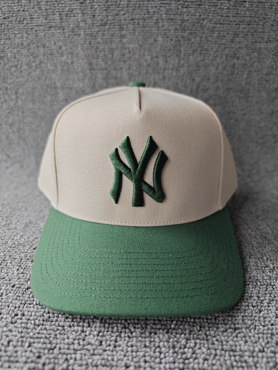 Mitchell & Ness New York Yankees Cream Green Nostalgia Co Snapback Hat