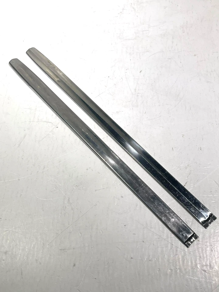 Harley Panhead Hydra Glide front fender side trim strips with clips 1949-1956 Foto 2 de 4