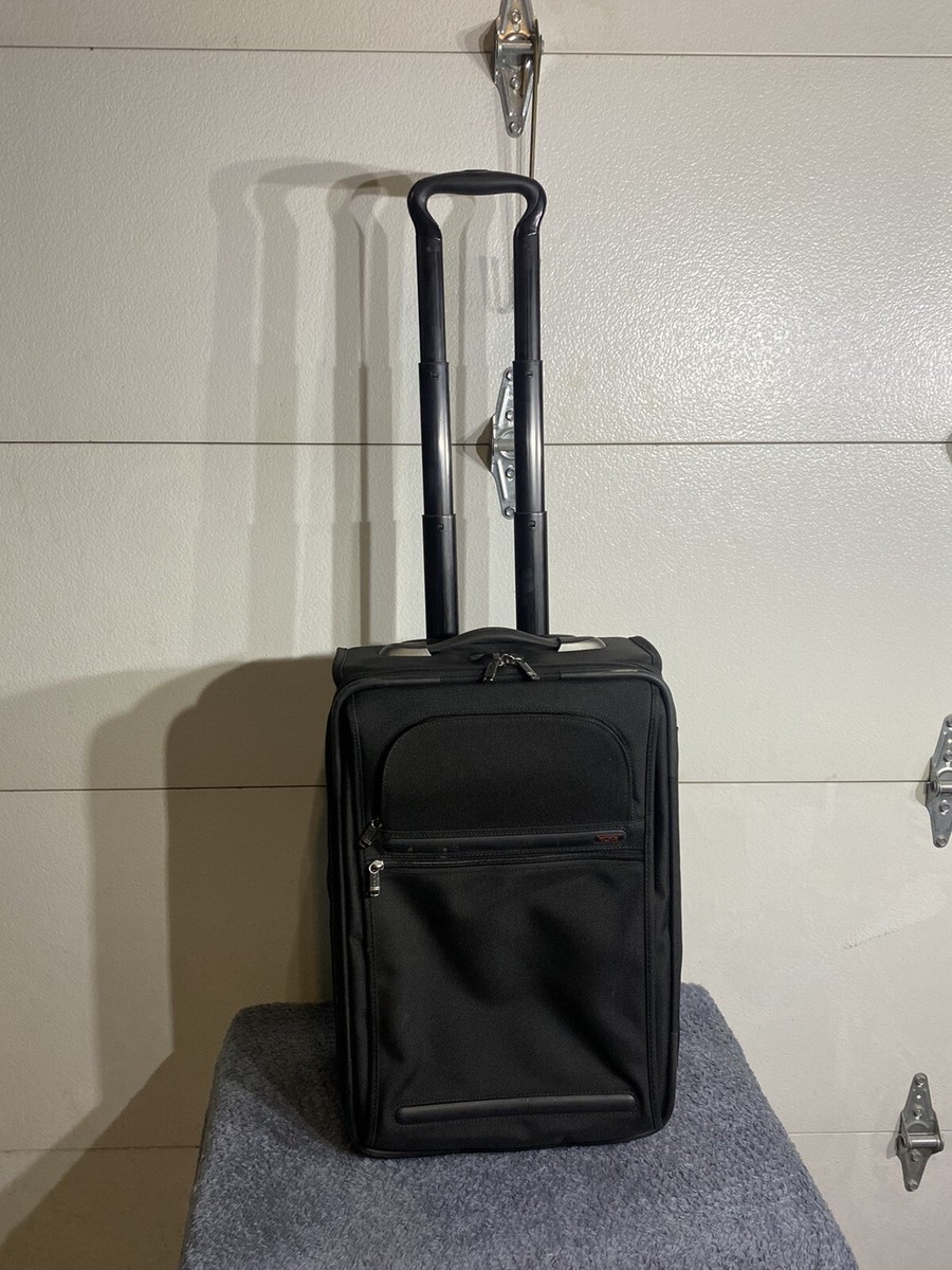 Tumi Alpha 2 Expandable 24” Wheeled Nylon Travel Luggage Tumi Alpha 2 Expandable 24” Wheeled Nylon Travel Luggage