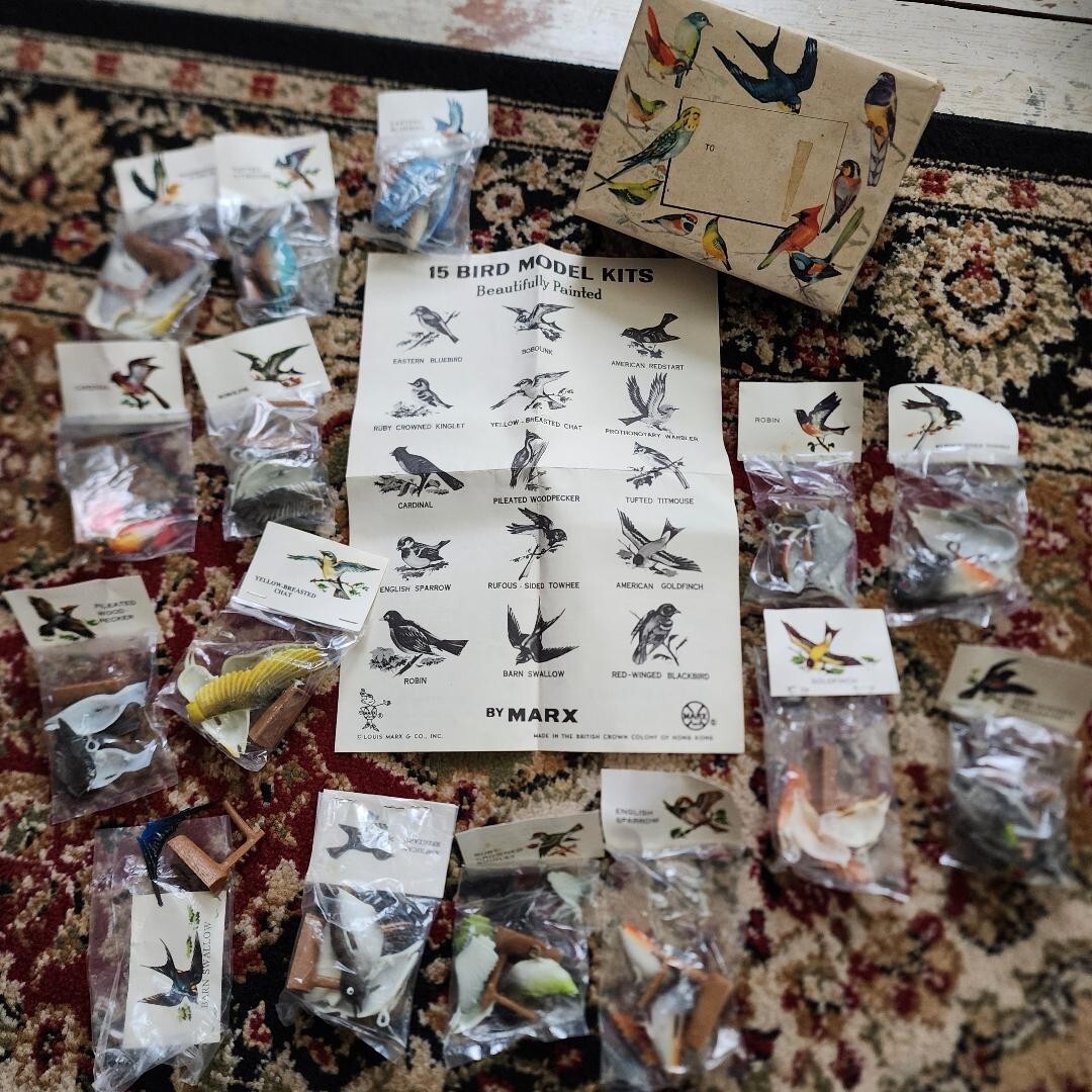 RARE VINTAGE 1966 LOUIS MARX TOYS 15 MODEL BIRD KITS PAINTED MINT IN
