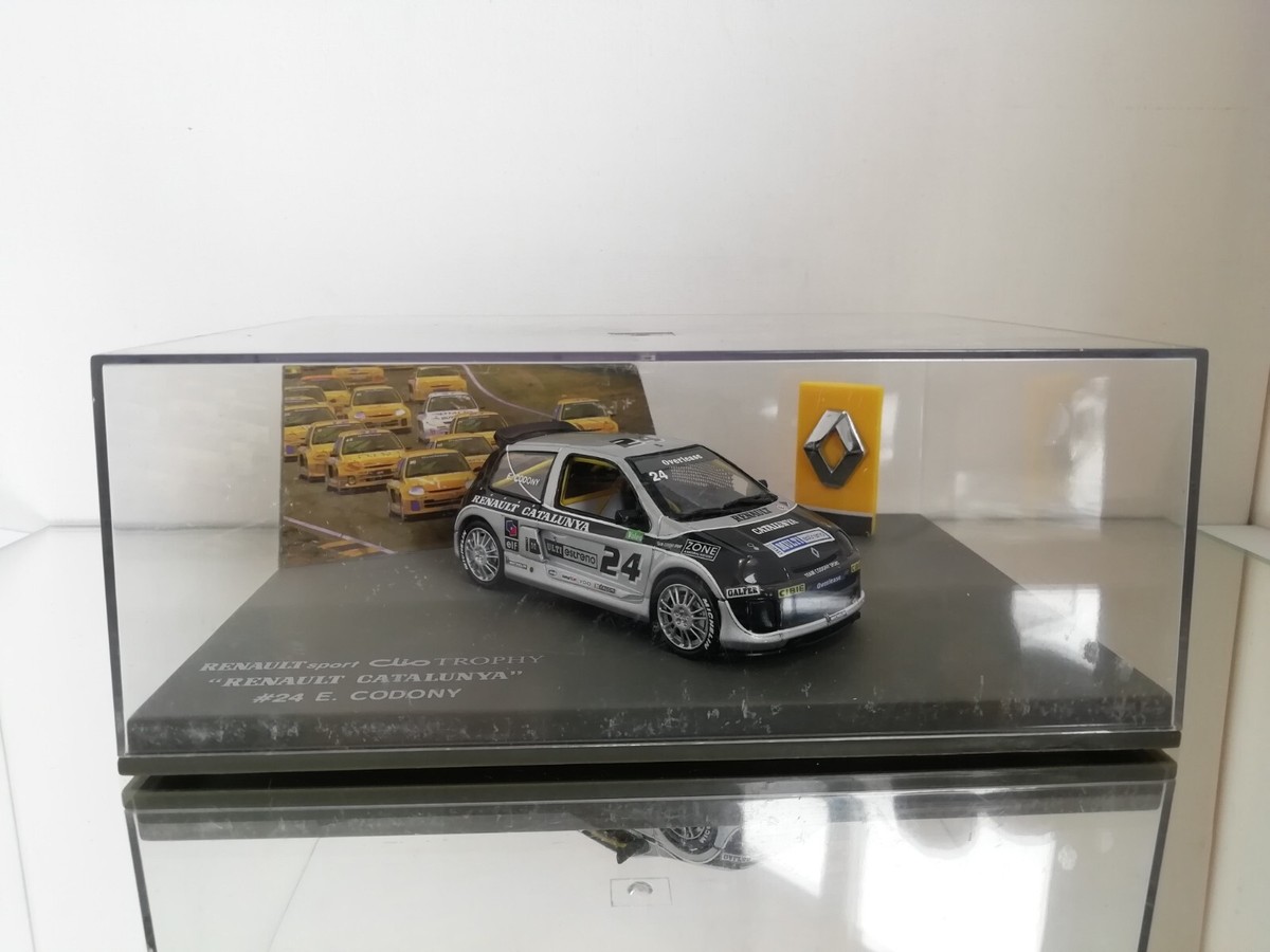 Miniature Renault Sport Clio Trophy Papagayo N°11 - Universal Hobbies 1/43 - Neuf Boîte