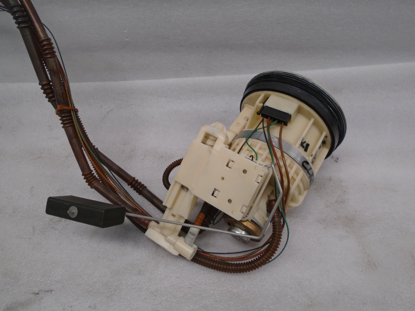 DK90438 03-06 MERCEDES CLK500 LEFT SIDE FUEL LEVEL SENDING UNIT 