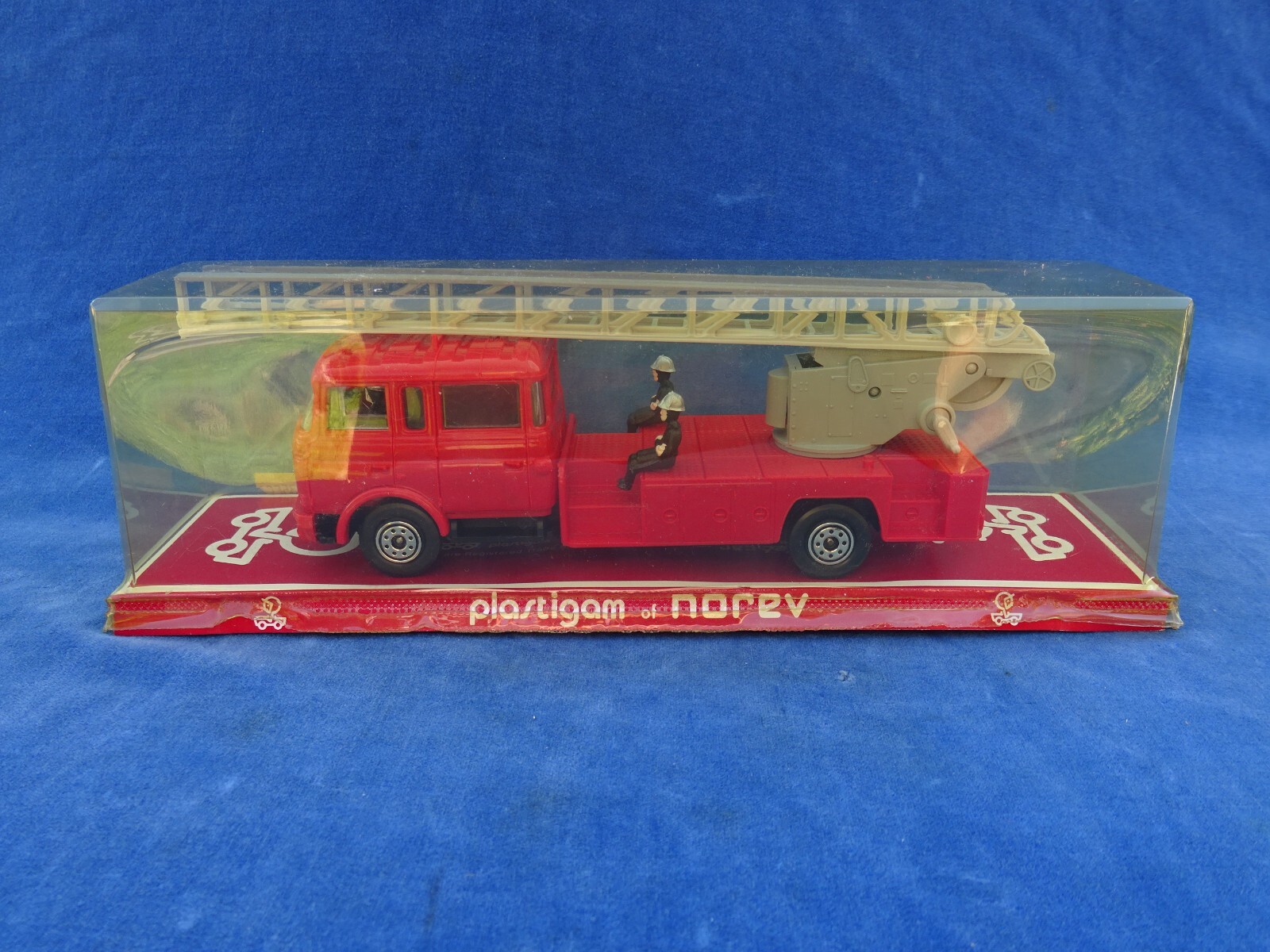 D75 PLASTGAM de NOREV 1/43 Fourgon Savem Lvrasons Norev - Jouet de collecton